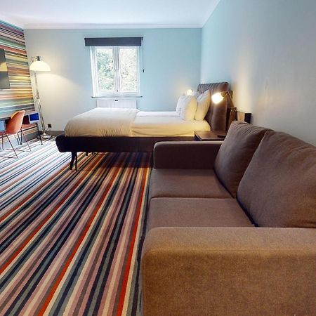 Village Hotel Swindon Extérieur photo