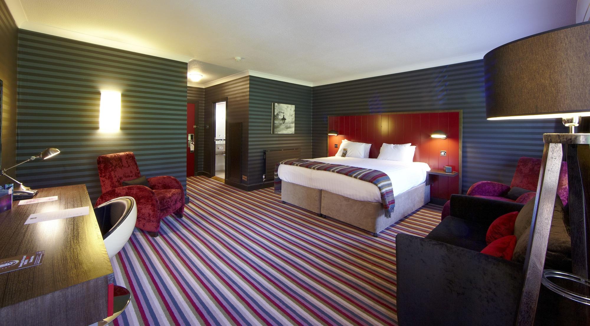 Village Hotel Swindon Extérieur photo