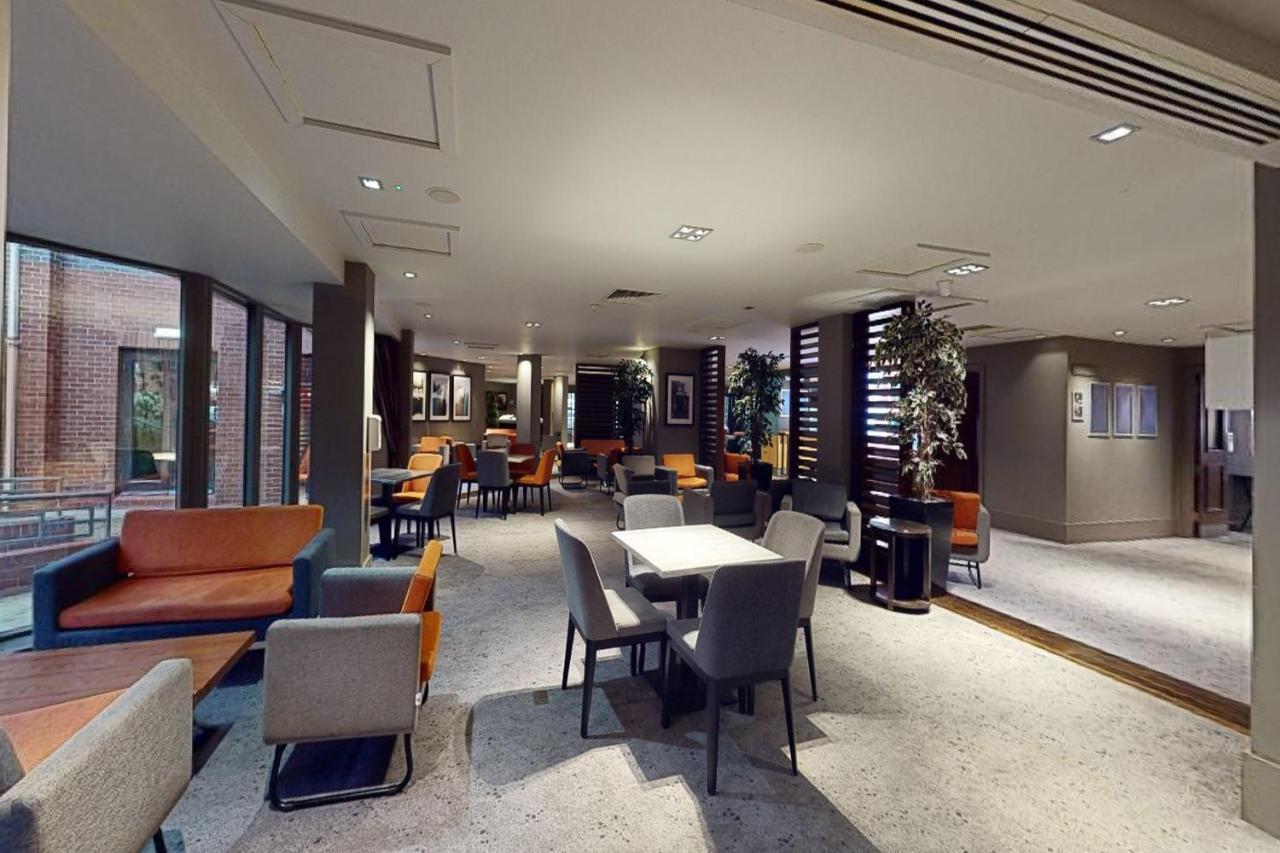 Village Hotel Swindon Extérieur photo