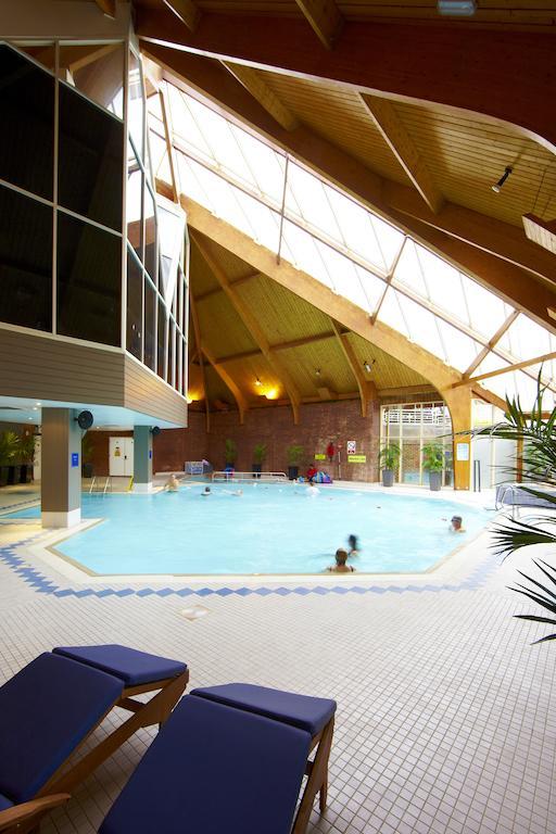 Village Hotel Swindon Extérieur photo